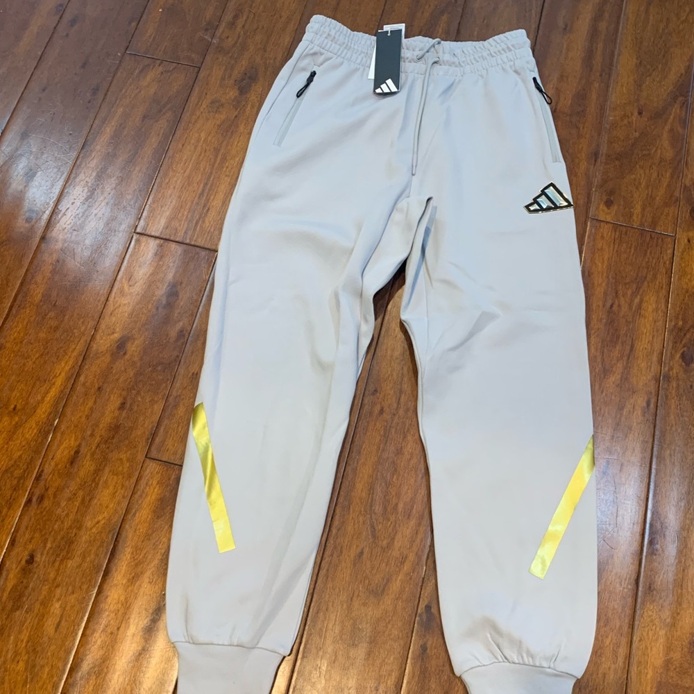 adidas ZNE Sweatsuit (Top + Bottom) - Picture 5 of 6